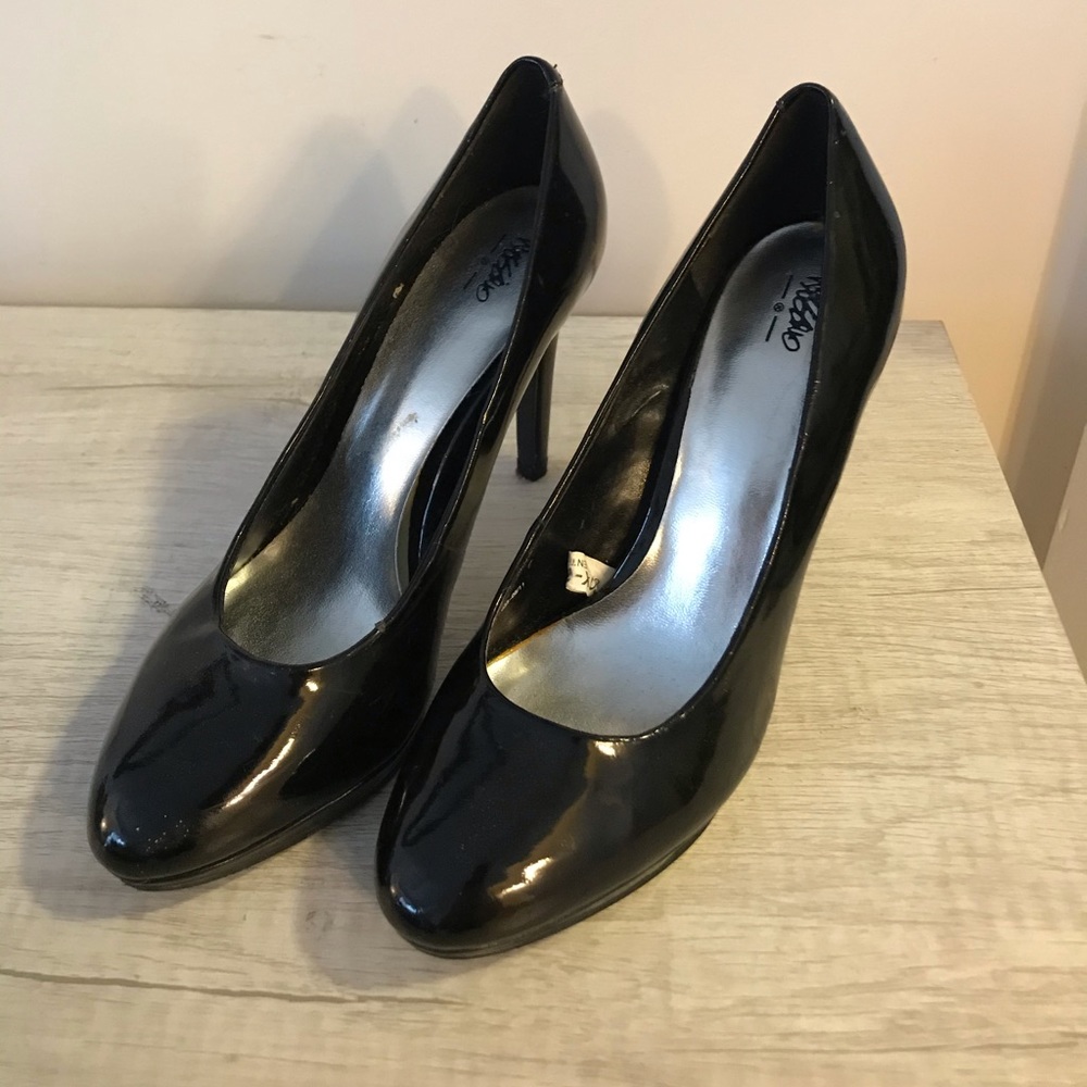 Black Shiny Heels